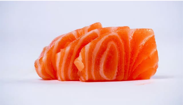 SALMON SASHIMI*.