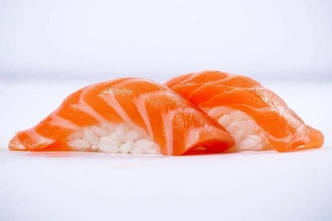 Nigiri Salmon *.