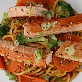 YAKISOBA SALMON