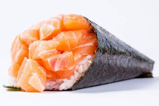 Temaki Hot Salmon.
