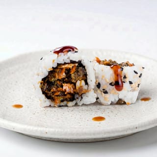 SALMON SKIN ROLL